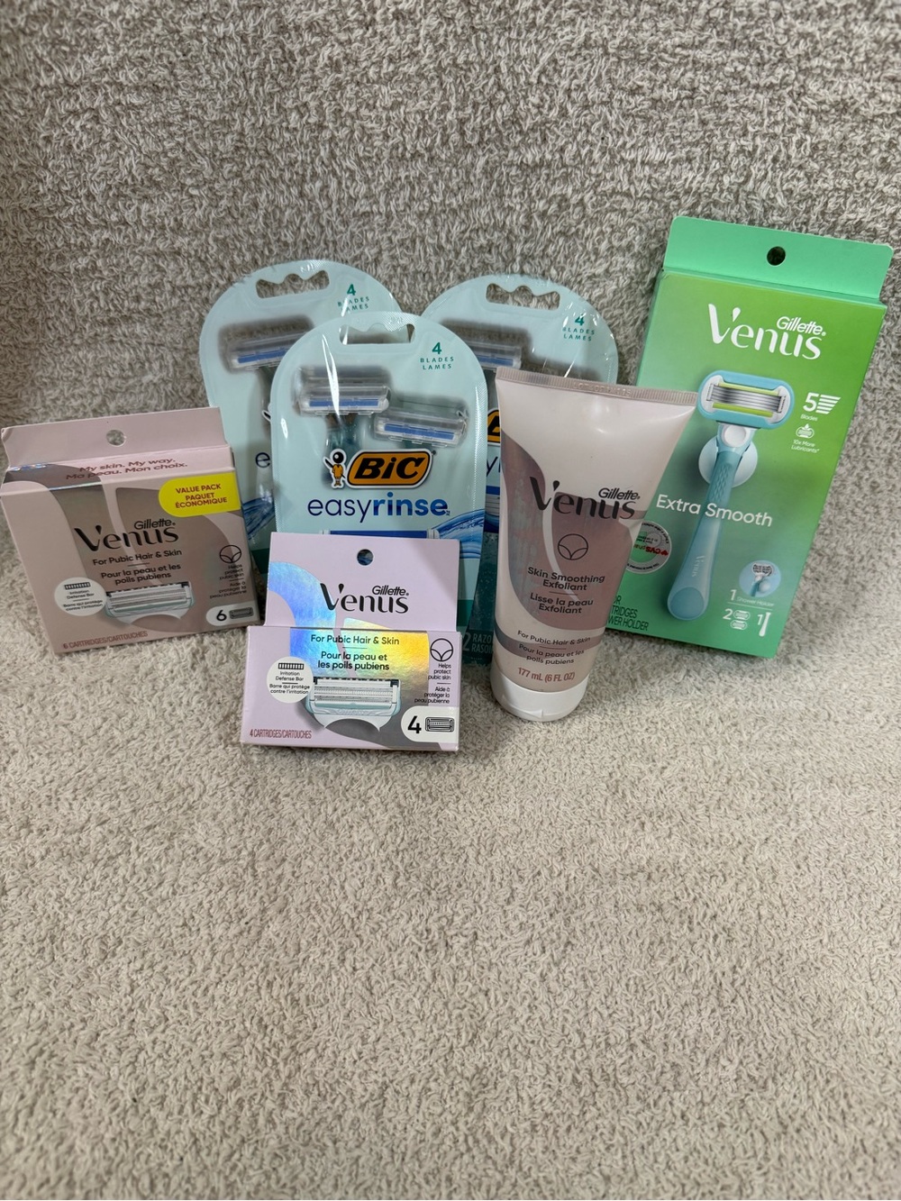 Gillette Venus & BIC Razor Bundle - Picture 2 of 9